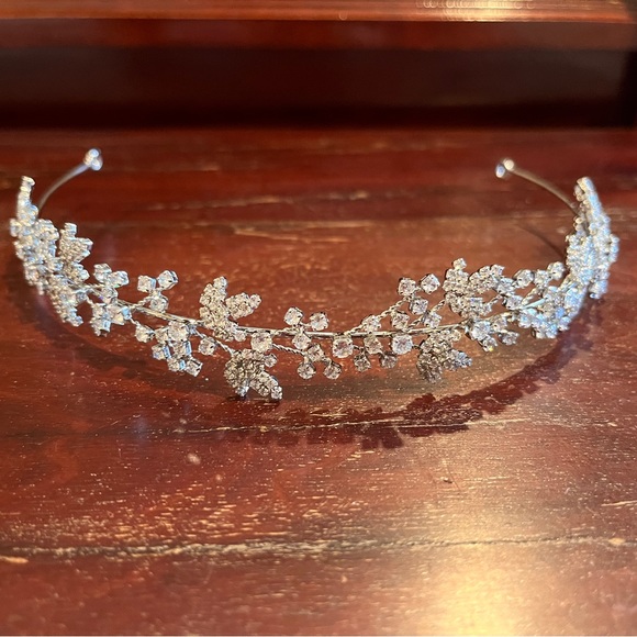 Lucky Collections Rhinestone Headband - Picture 5 of 5